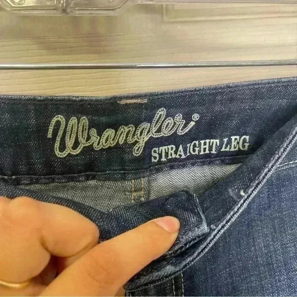 Wrangler Women’s Plus Size Straight Leg Denim Jeans Sz 26Wx30 - Picture 2 of 11